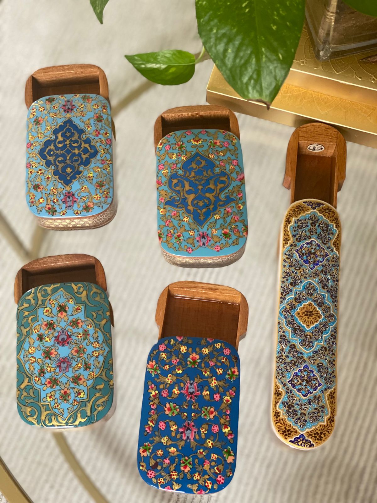 علب خشب